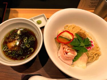 Comer el ramen “elegante” en Ginza